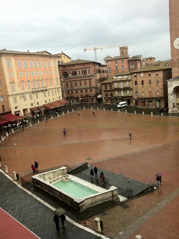 Palazzo Lenzi Apartment เซียนา ภายนอก รูปภาพ