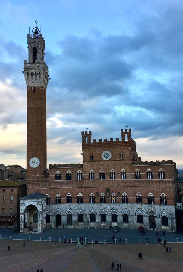 Palazzo Lenzi Apartment เซียนา ภายนอก รูปภาพ